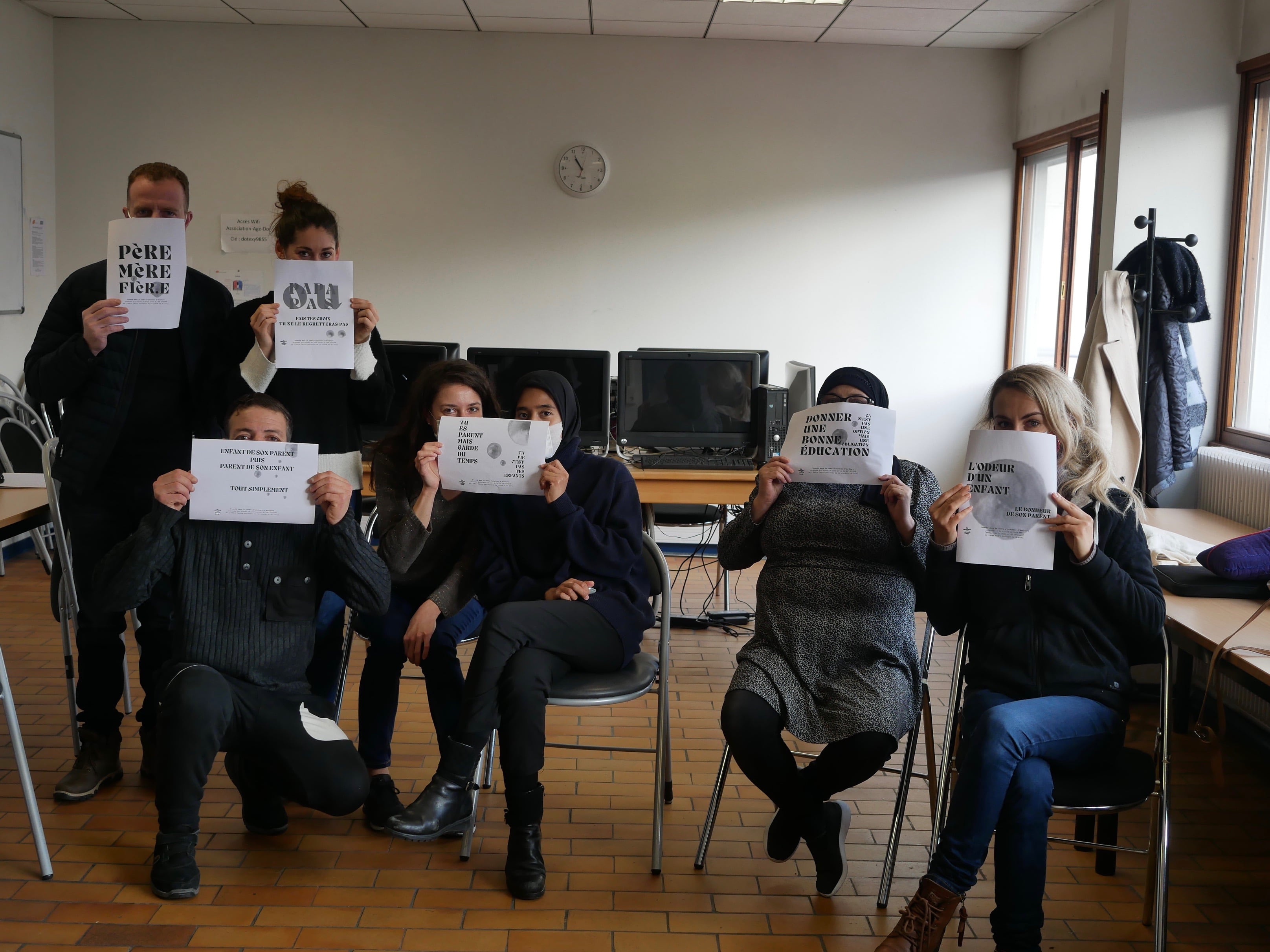 photo des ateliers de recueil de témoignages sur la parentalité